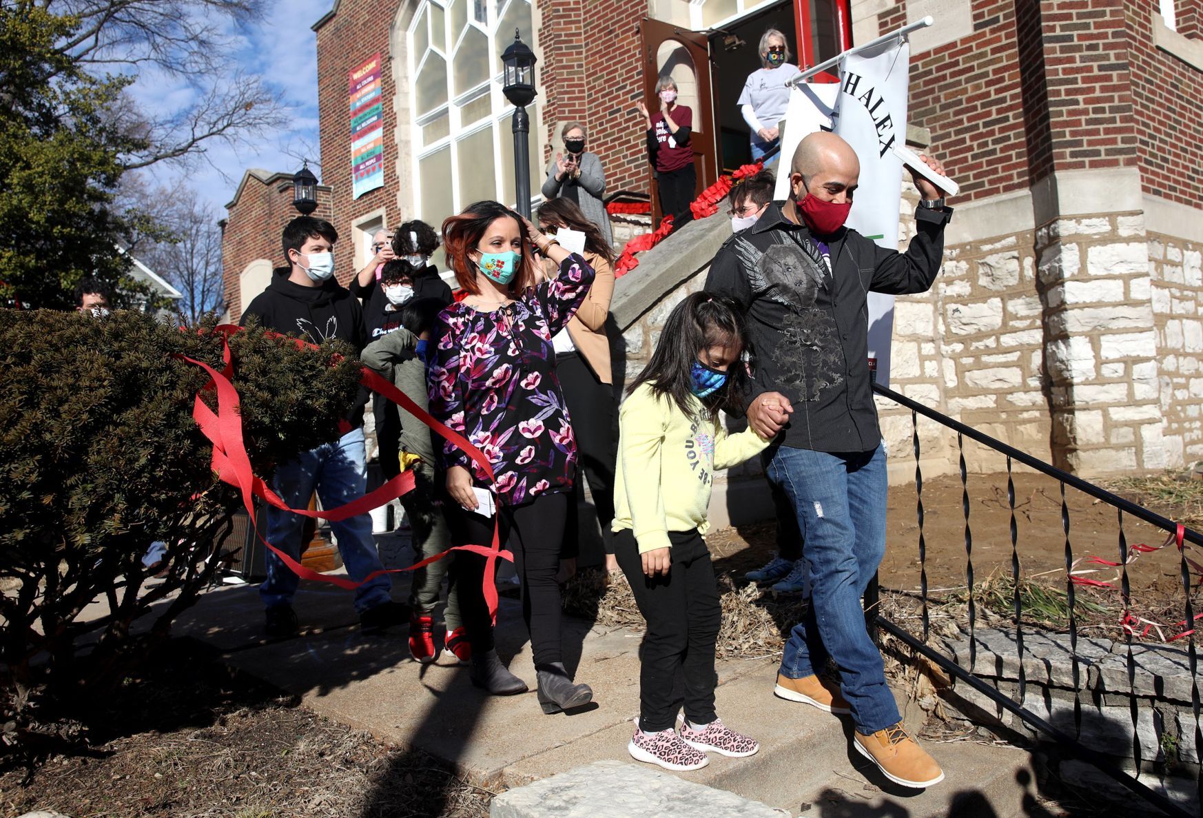 Reunited: Alex Garcia, Honduran immigrant and father, leaves sanctuary in Maplewood church
